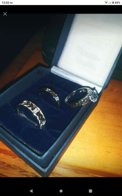 Irish Trinity knot his and her wedding ring set - Thumbnail 2