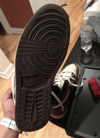 Jordan 1s - Thumbnail 3