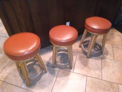 3 bar stools 100 - Thumbnail 3