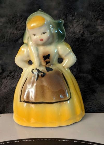 Vintage Dutch Girl Planter - Thumbnail 2