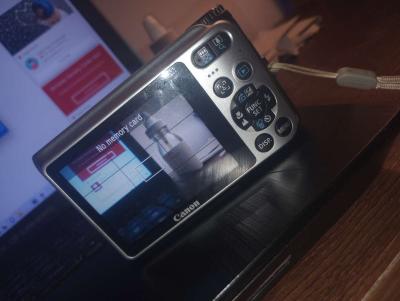 Cannon camera - Thumbnail 2