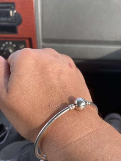 pandora silver kiss bangle - Thumbnail 3