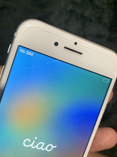 iPhone 8 - Thumbnail 3