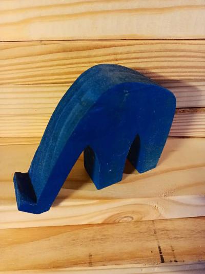 Elephant phone and tablet stand - Thumbnail 2