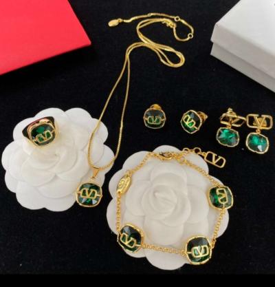 Valentino set fine jewelry - Adelanto, California