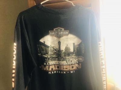 I am selling two Harley Davidson long sleeve - Thumbnail 5