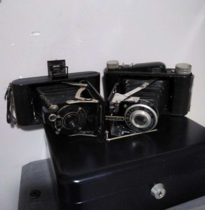 antiques camera  great shape pick up - Thumbnail 2
