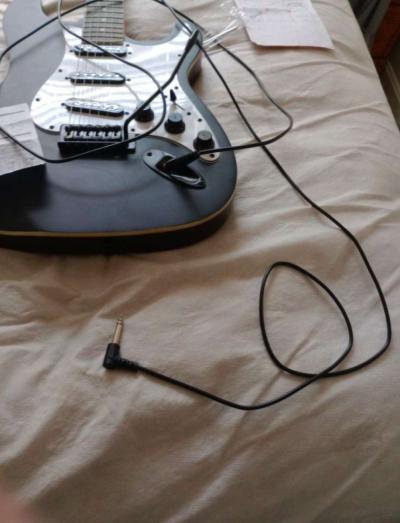 electric guitar - Thumbnail 4