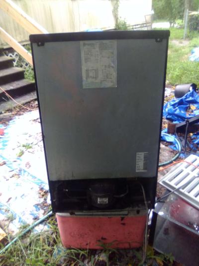 mini fridge works great - Thumbnail 2