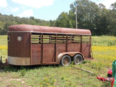 16 ft stock trailer - Thumbnail 2
