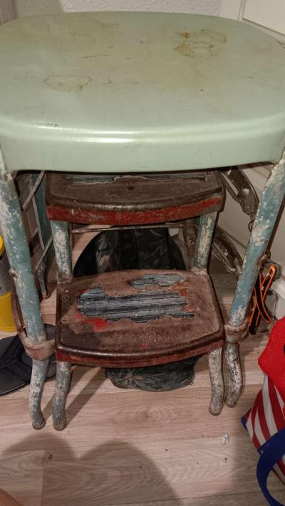 old metal step stool works good not sure who made it - Thumbnail 2