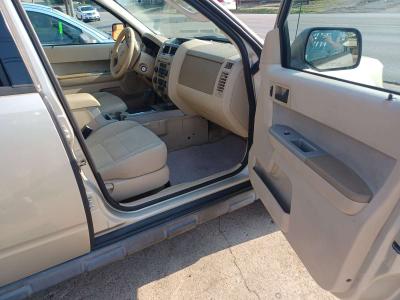 2010 Ford Escape XLT - Thumbnail 6