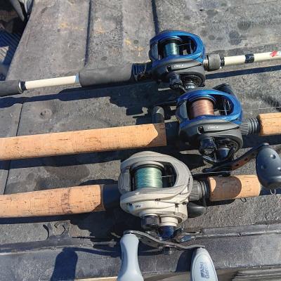 Fishing rods  reels 100 dollars each - Thumbnail 4