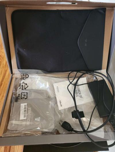 Asus ZenBook - Thumbnail 3