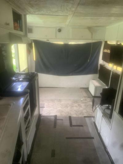 25ft 5th wheeler - Thumbnail 4