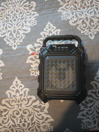 speaker - Thumbnail 3