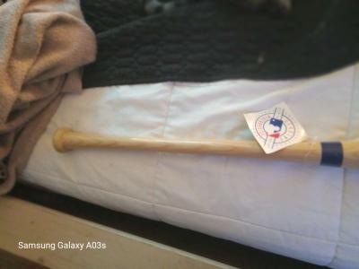 1 of 96 Atlanta Braves 1996 championship wooden baseball bat - Thumbnail 4