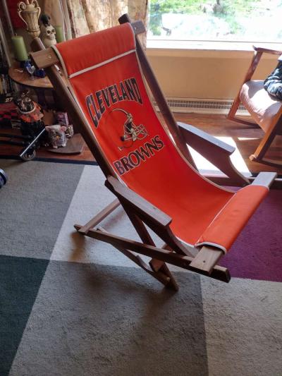 Cleveland browns chair - Thumbnail 2