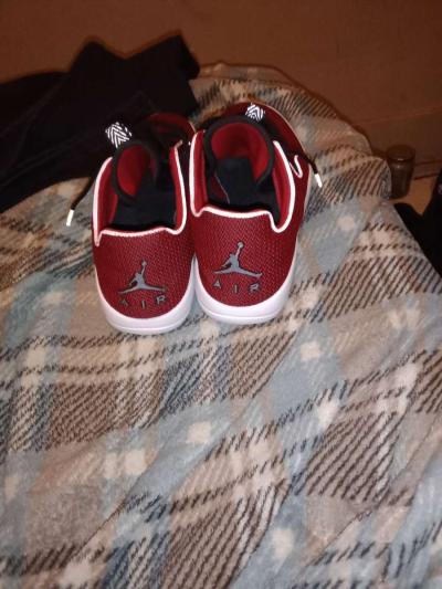 Nike Air Jordan eclipse University size 9 and half - Thumbnail 3