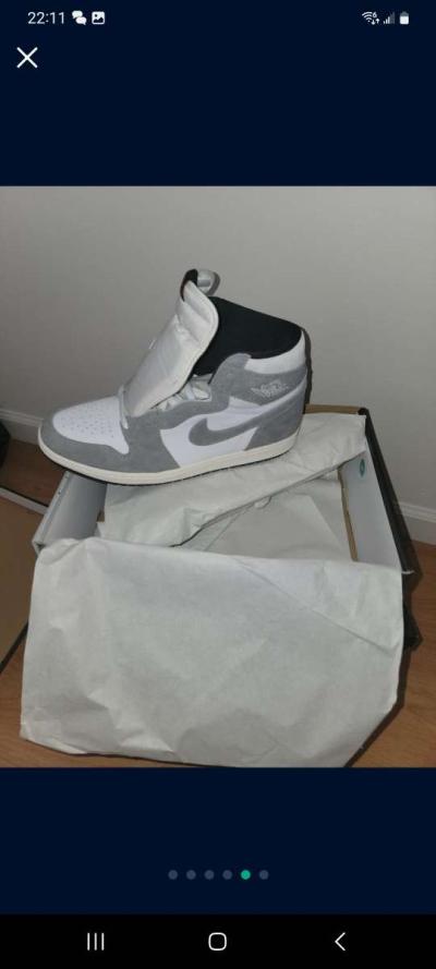 Jordan 1 Retro High OG - Thumbnail 4