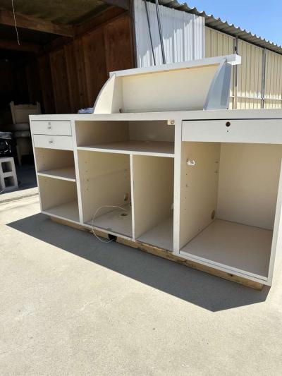 receptionist desk - Thumbnail 2