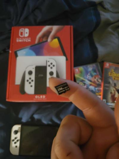 Nintendo Switch OLED - Thumbnail 3