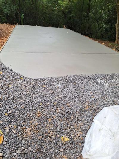 concrete pad - Thumbnail 4