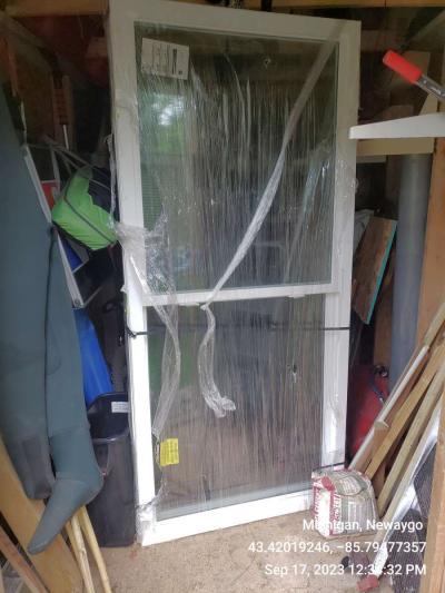 Exterior Window - Thumbnail 2