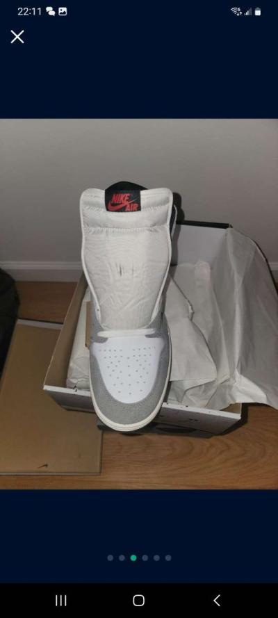 Jordan 1 Retro High OG - Thumbnail 2