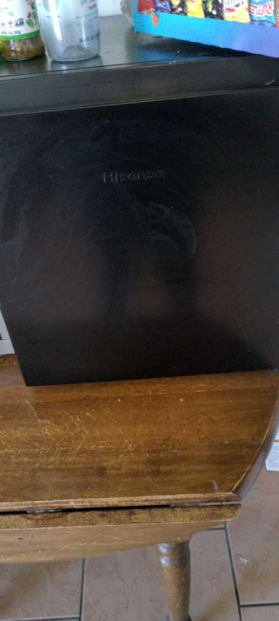 mini refrigerator brand new never used - Thumbnail 4