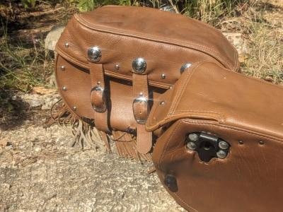 Indian motorcycle saddlebags - Thumbnail 3