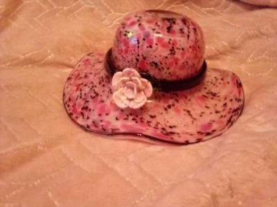 A woman flower pink bowl hat it real nice - Thumbnail 5