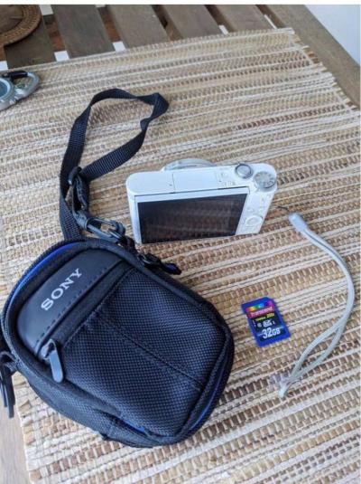 Sony DSCWX500 Digital Camera - Thumbnail 2