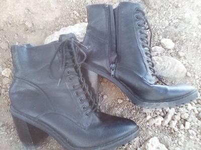 black leather ankle boots size 8