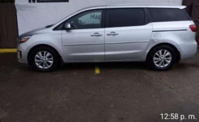 2016 Kia Sedona LX 90 k millas - Thumbnail 2