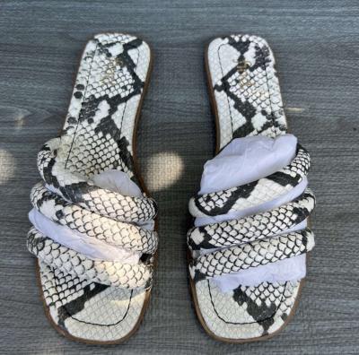 sandals size 7 and a half - Thumbnail 2