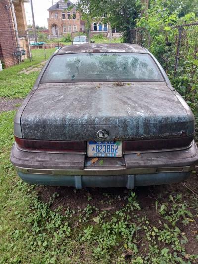 Buick roadmaster - Thumbnail 2