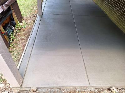 concrete patio - Thumbnail 2