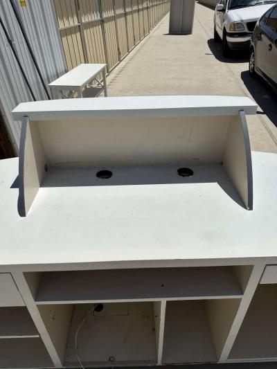 receptionist desk - Thumbnail 3