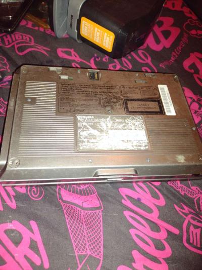 Toshiba portable DVD player - Thumbnail 3