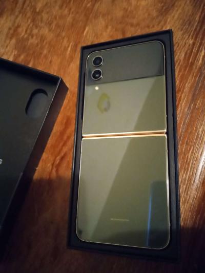 flip phone - Thumbnail 2