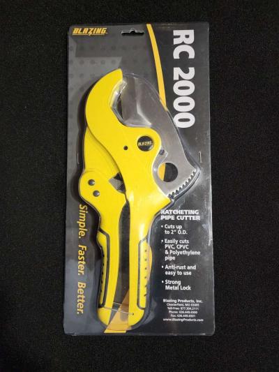 Ratcheting pipe cutter