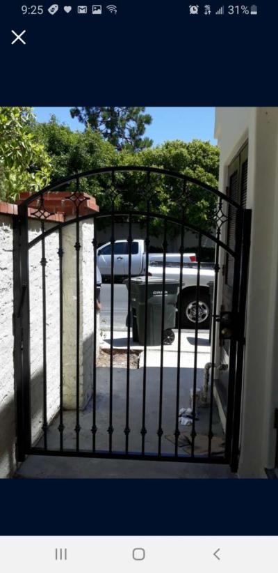 a gate - Thumbnail 2