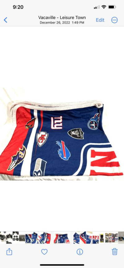 pre owned NFL team logo blanket - Thumbnail 3