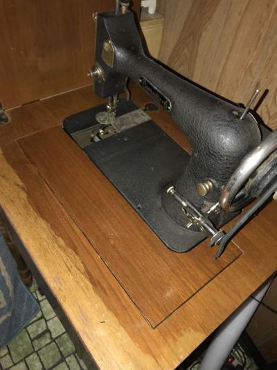 Vintage Sewing Machine Domestic Brand - Thumbnail 2