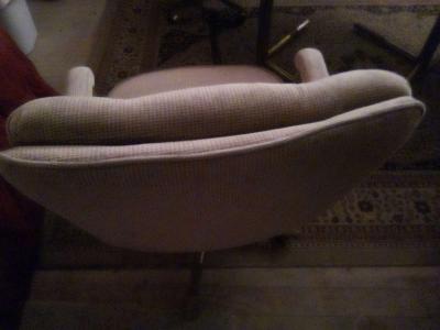 oak table and comfy chairs - Thumbnail 2