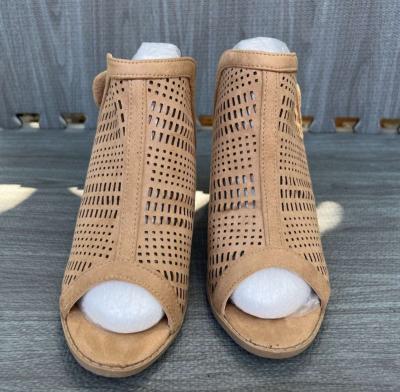 BOOTIES SIZE 6 and a half - Thumbnail 2