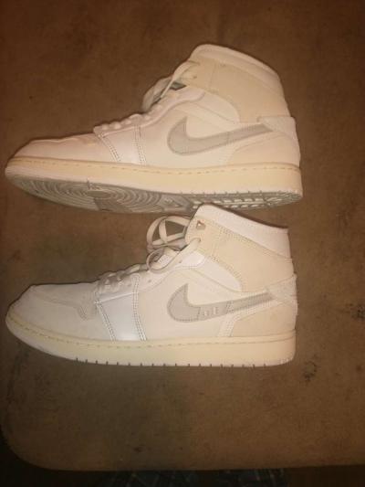 Nike Jordans - Thumbnail 2