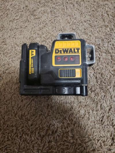 3 line Dewalt laser - Thumbnail 2