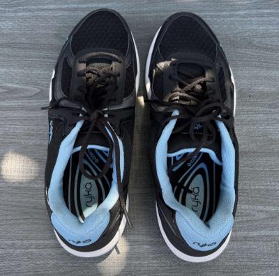 womens size 10 - Thumbnail 3